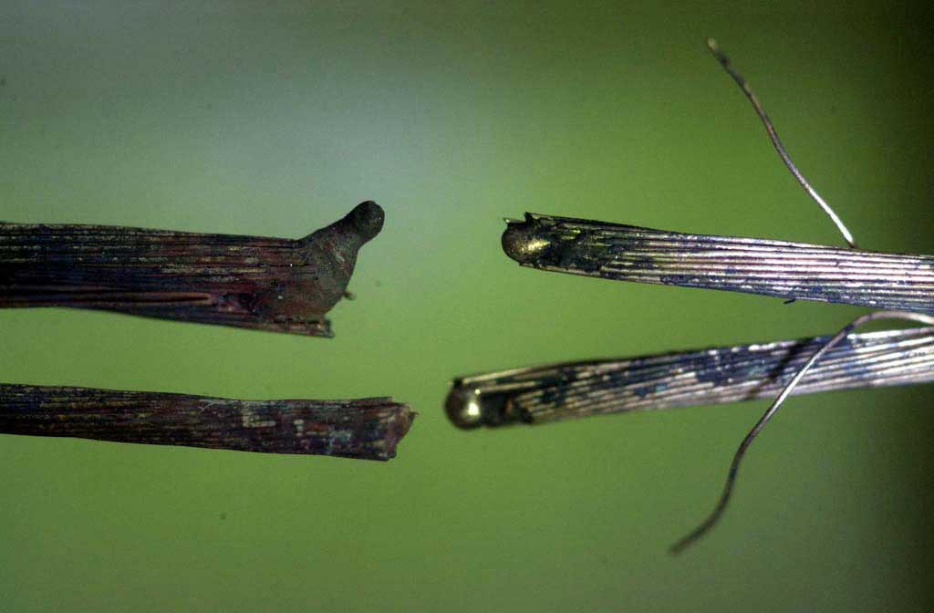 화재 현장에서 확인된 단락흔 사진1